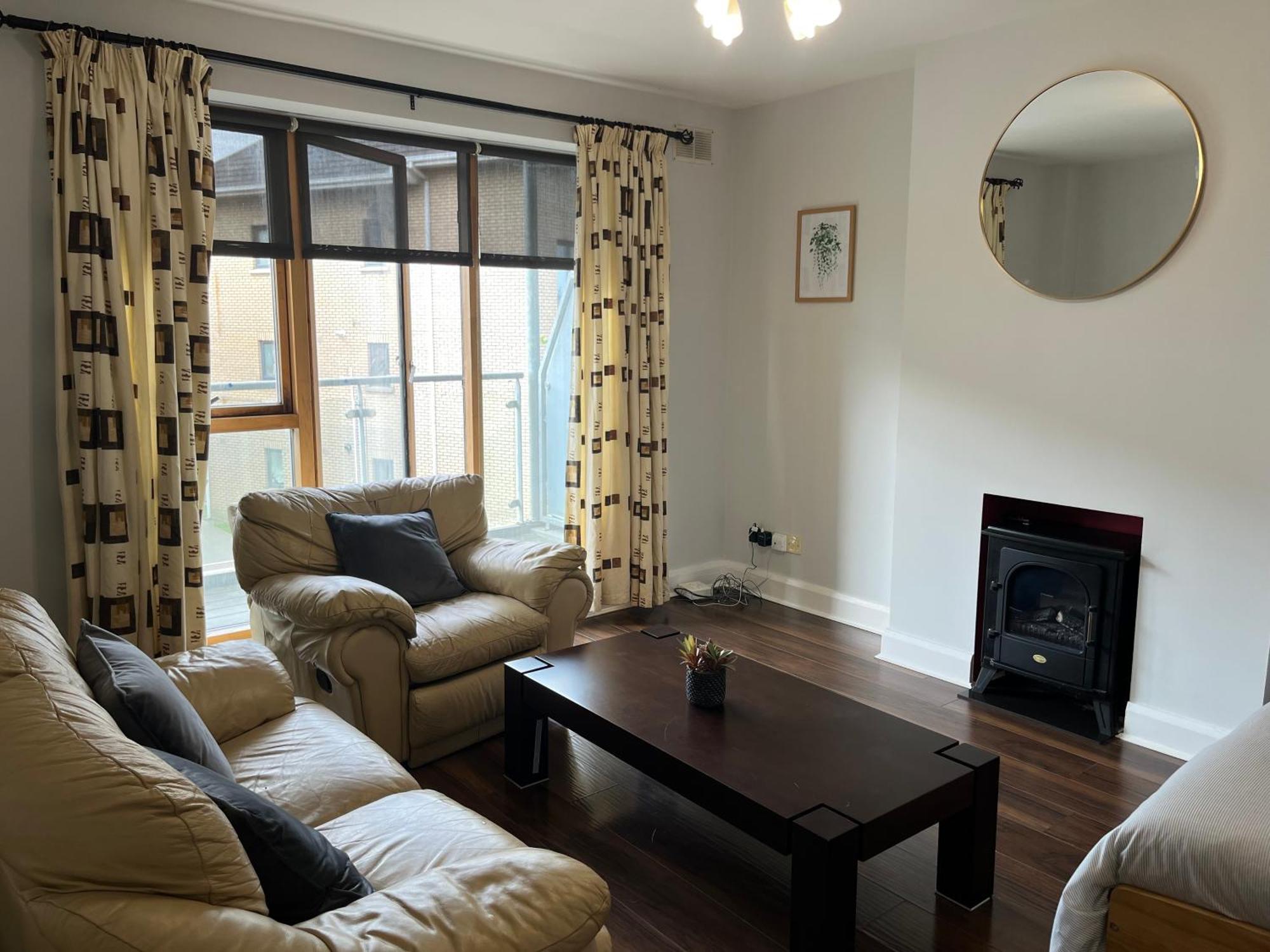 Bright Spacious Apartment *